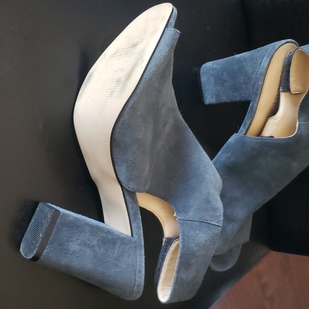Shoe - Picture 2 of 7